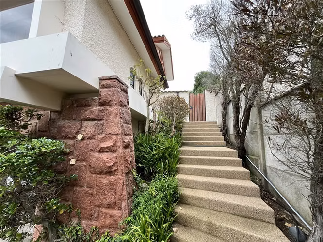 Casa en venta 375 m2 en 745 de terr piscina Concón Montemar - Imagen 10