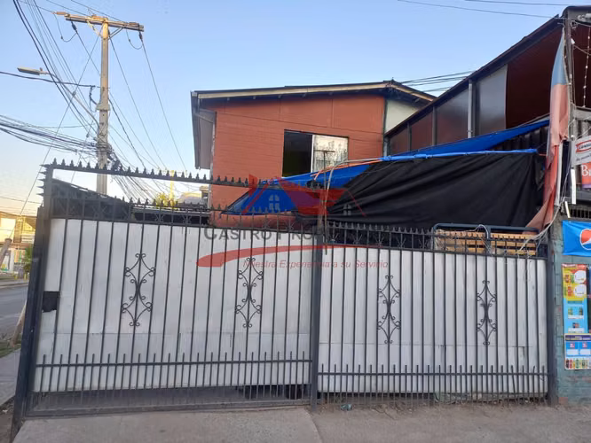 Casa Esquina de Dos Pisos, 2 Dormitorios, 1 Baño, Quilicura