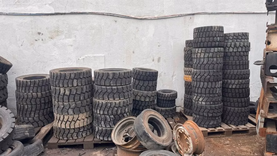 Neumáticos masdos grúas horquillas