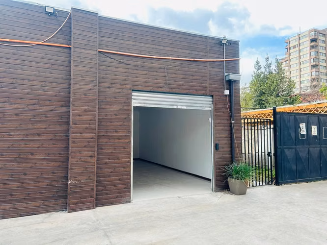 LOCAL COMERCIAL 2DA. TRANSVERSAL / 4TA. AVENIDA