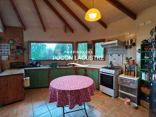 Arriendo Casa Pucón Los Riscos con vista al lago (178285)