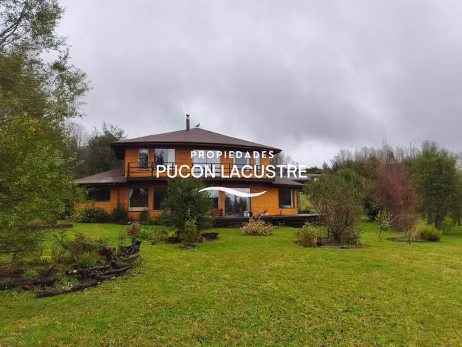 Arriendo Casa Pucón Los Riscos con vista al lago (178285)