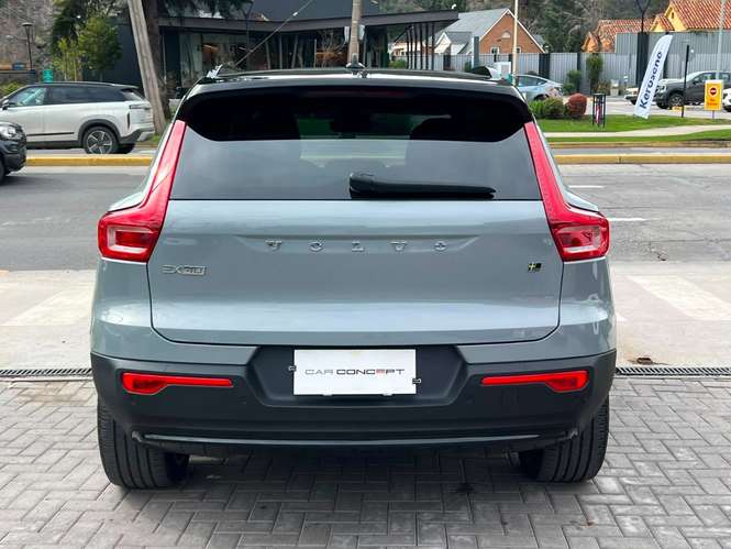 VOLVO EX40 P8 AWD 2025