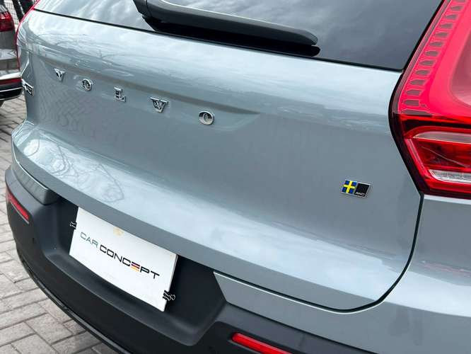 VOLVO EX40 P8 AWD 2025