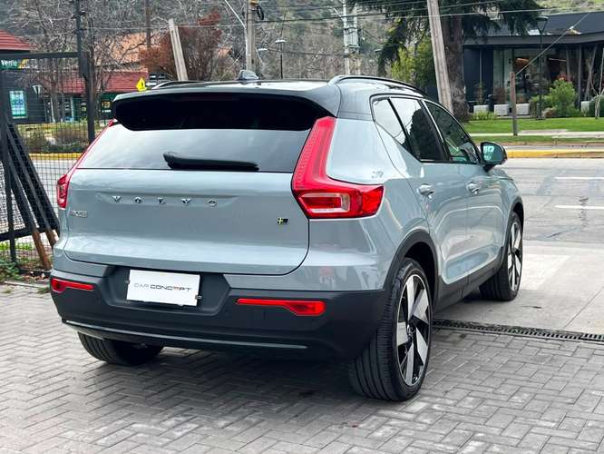 VOLVO EX40 P8 AWD 2025