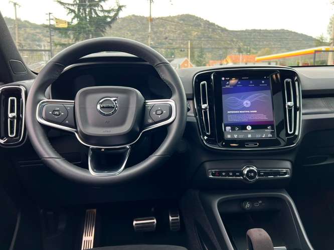 VOLVO EX40 P8 AWD 2025