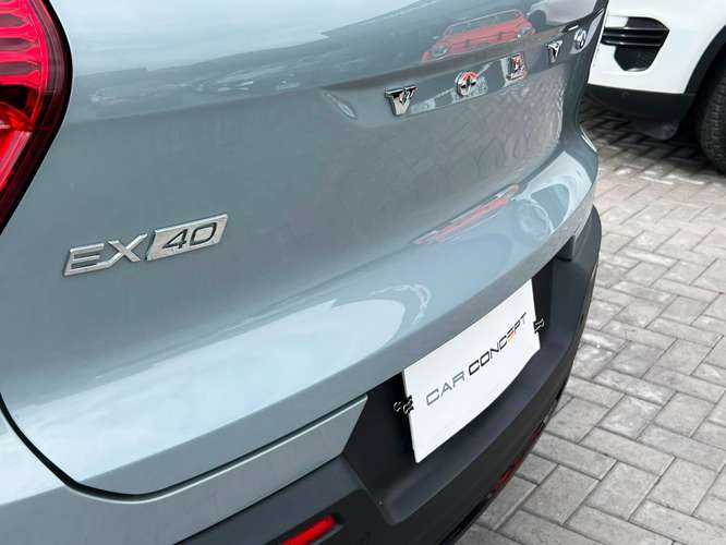 VOLVO EX40 P8 AWD 2025