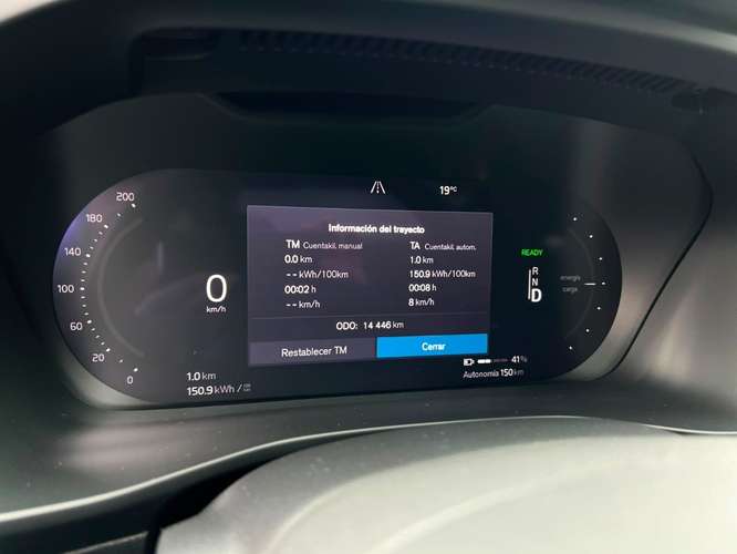 VOLVO EX40 P8 AWD 2025
