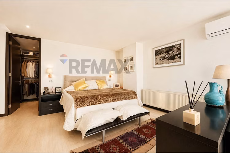 Se vende depto duplex en barrio las lilas