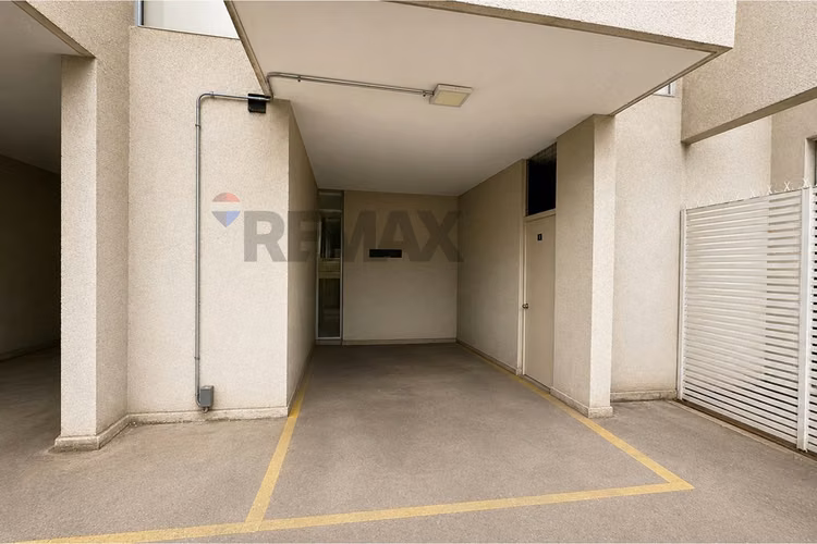 Se vende depto duplex en barrio las lilas