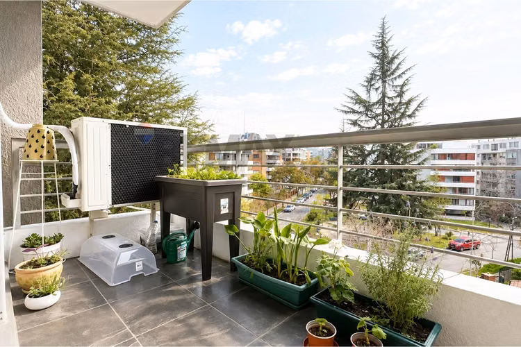 Se vende depto duplex en barrio las lilas
