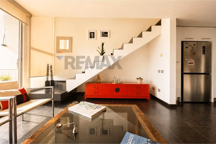 Se vende depto duplex en barrio las lilas