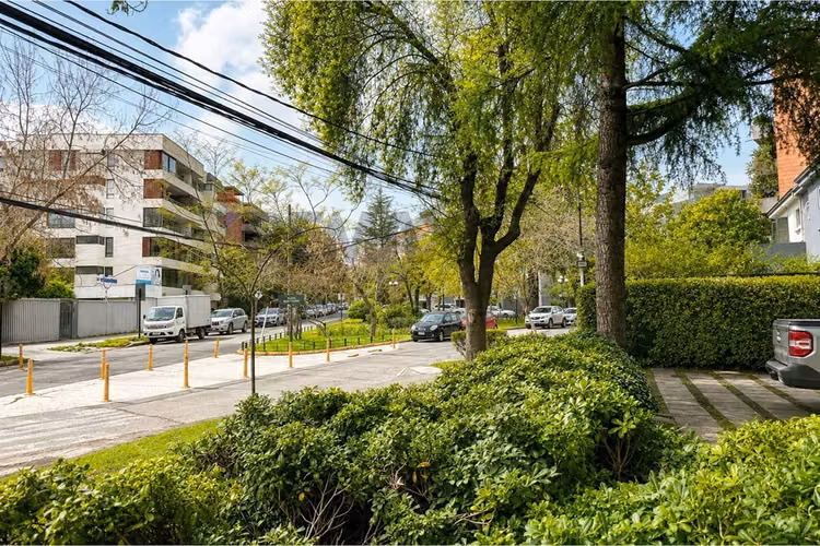 Se vende depto duplex en barrio las lilas