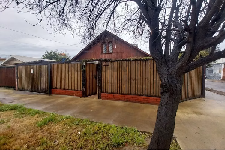 Conectividad y espacio : casa 4 dorm. y estar