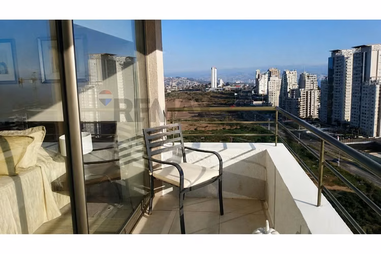 Arriendo amoblado con vista al mar