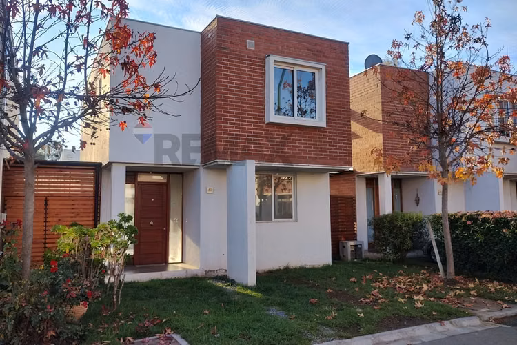 Casa  en condominio en  jardines de la isla