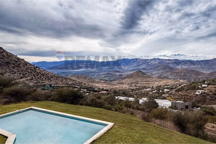 Soñada vista hacia la cordillera, chicureo 5d