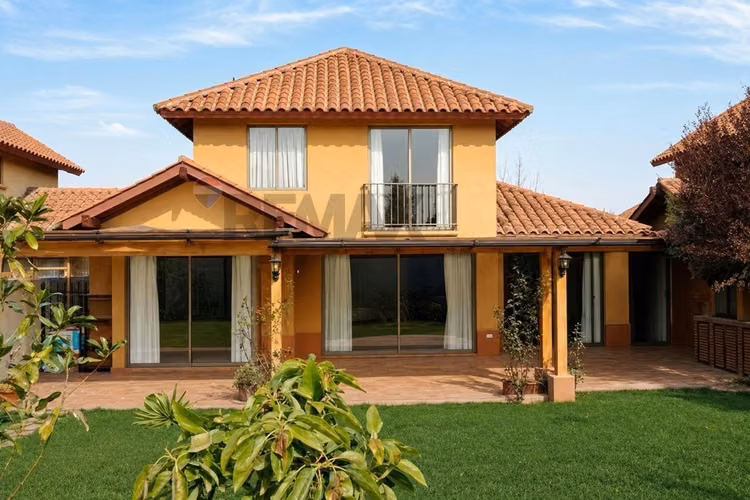 Hermosa casa en sector ayres de chicureo.