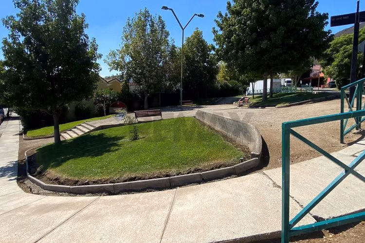 Casa familiar con 4d + 3b + 3er piso habilitado