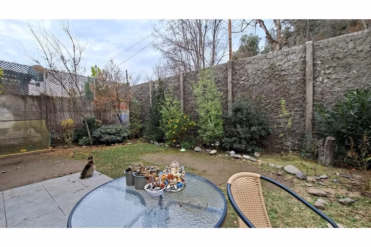 Comoda casa en venta  en condominio