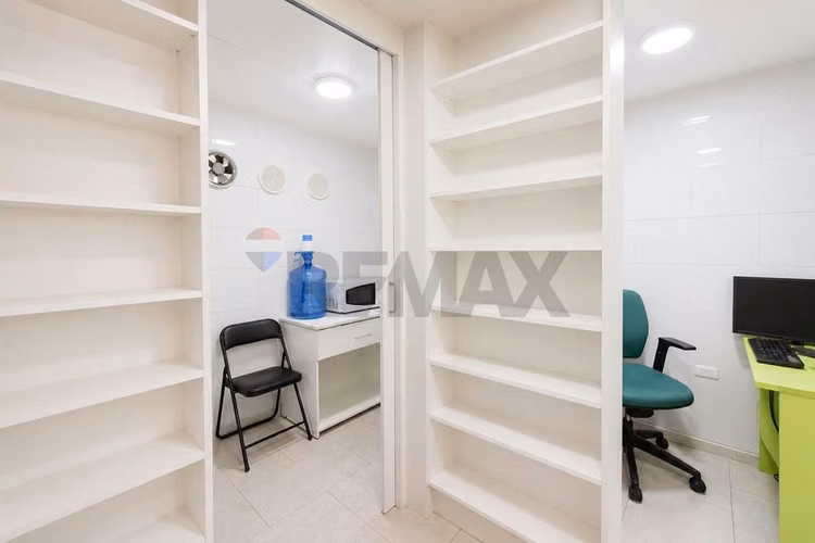 Local comercial en sector de alto flujo