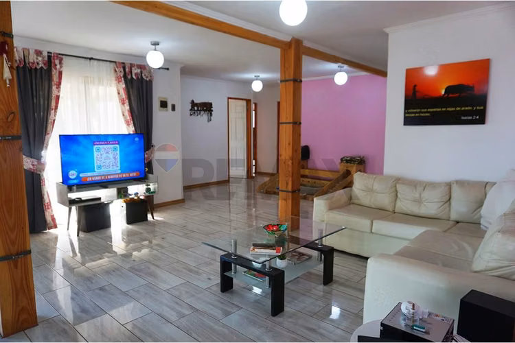 Casa excelente ubicación hacienda chacabuco