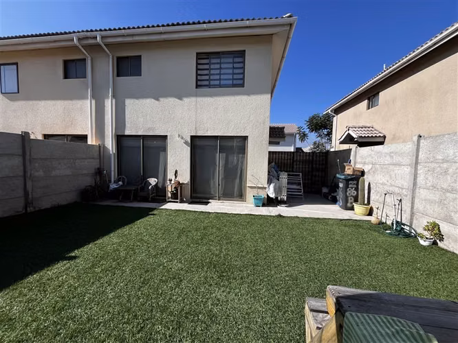 Casa en arriendo de 3 dorm.3 baños en Padre Hurtado