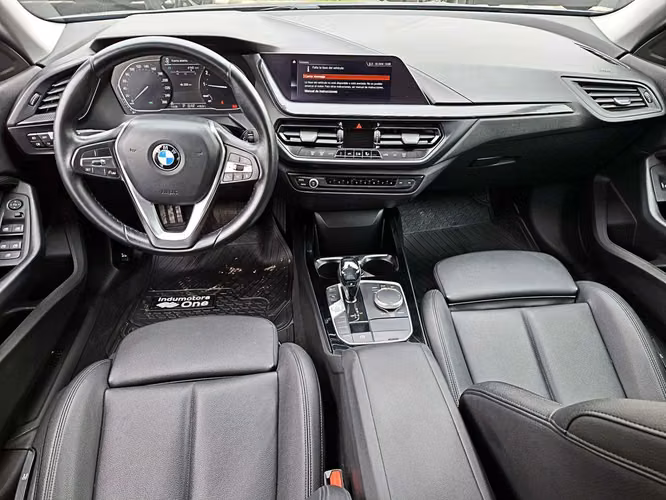 BMW 218 2021