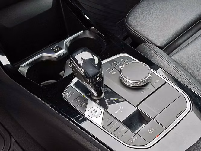 BMW 218 2021
