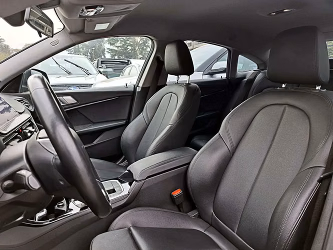BMW 218 2021