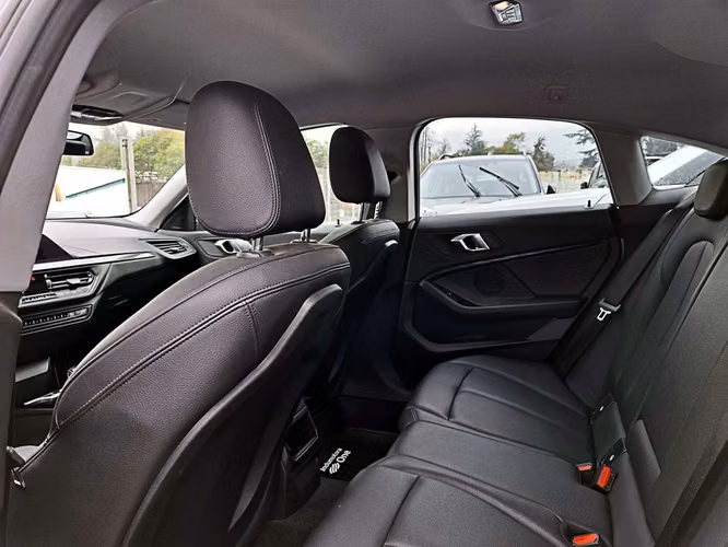 BMW 218 2021