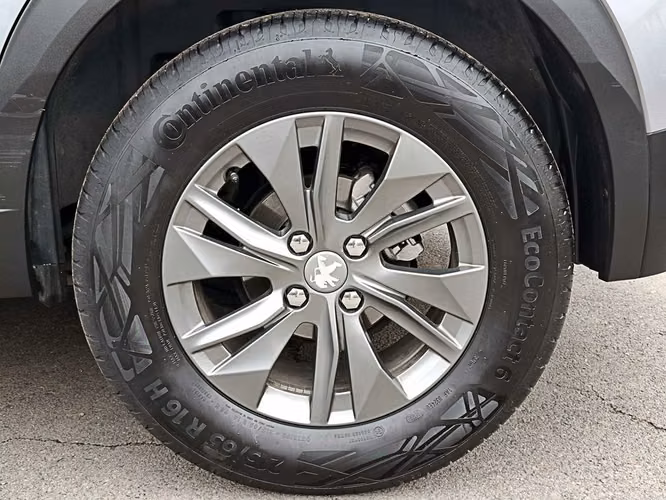 PEUGEOT 2008 2022