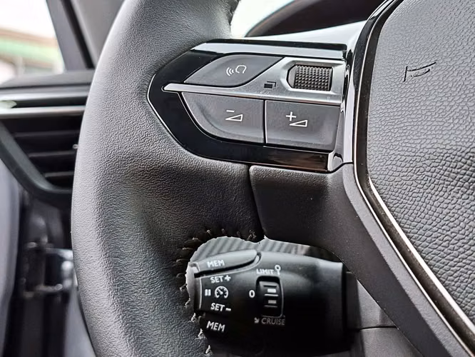 PEUGEOT 2008 2022