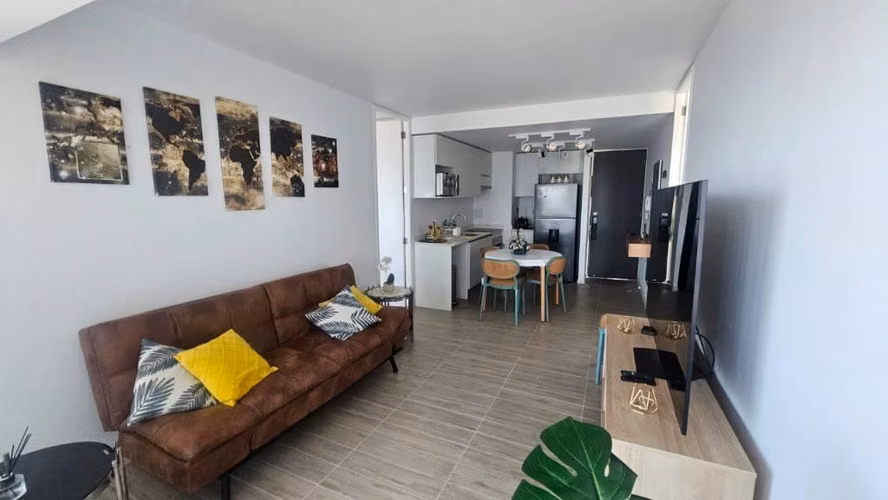 ARRIENDO AMOBLADO FRENTE A MALL PLAZA