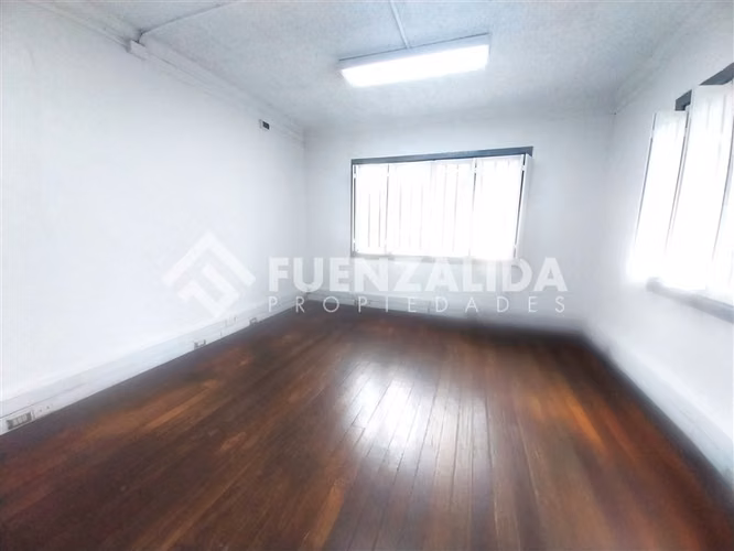 Casa Comercial en venta de 6 dorm. en Ñuñoa