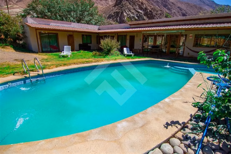 Casa en arriendo de 4 dorm. en Paiguano