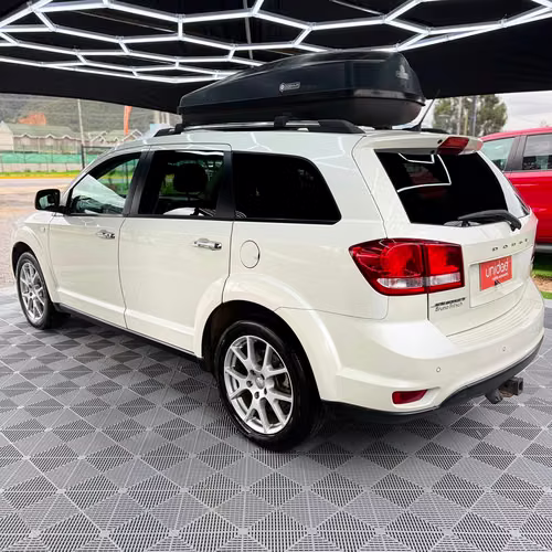 Dodge Journey 2.4 2.4 RT 4X2 AT 5P (2016)