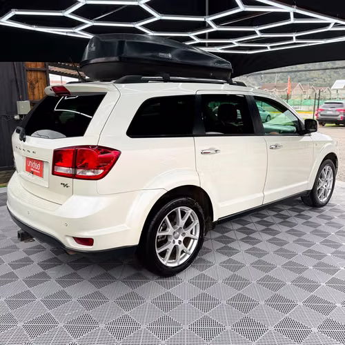 Dodge Journey 2.4 2.4 RT 4X2 AT 5P (2016)