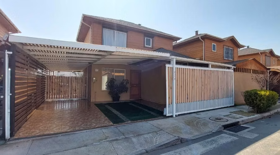 Se vende hermosa casa aislada Peñaflor