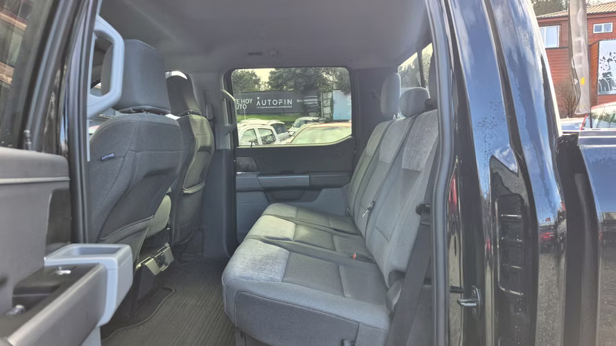 FORD F-150 XLT 5.0 2024 - Imagen 13