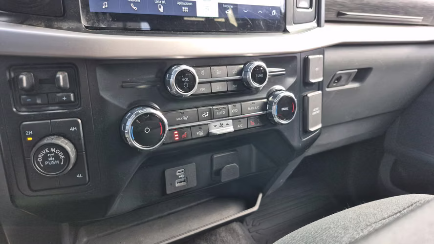FORD F-150 XLT 5.0 2024 - Imagen 11