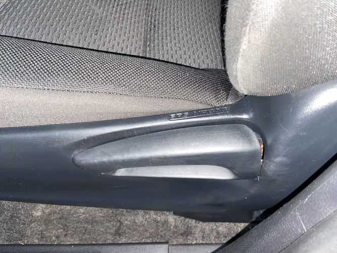 HILUX DX 4X2 TGHT32-SANTIAGO