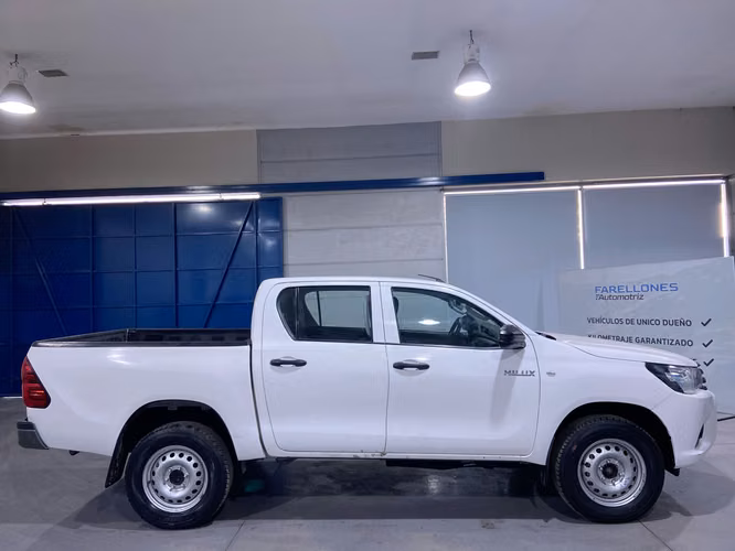 HILUX DX 4X2 TGHT32-SANTIAGO