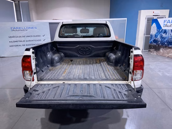 HILUX DX 4X2 TGHT32-SANTIAGO