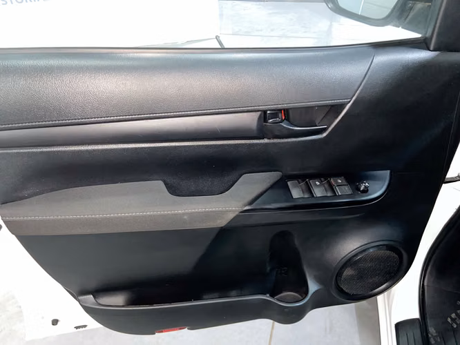 HILUX DX 4X2 TGHT32-SANTIAGO
