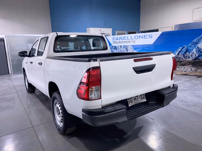 HILUX DX 4X2 TGHT32-SANTIAGO