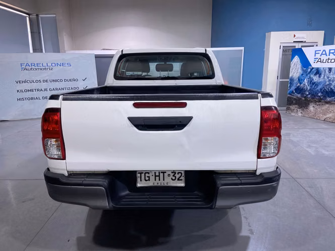 HILUX DX 4X2 TGHT32-SANTIAGO