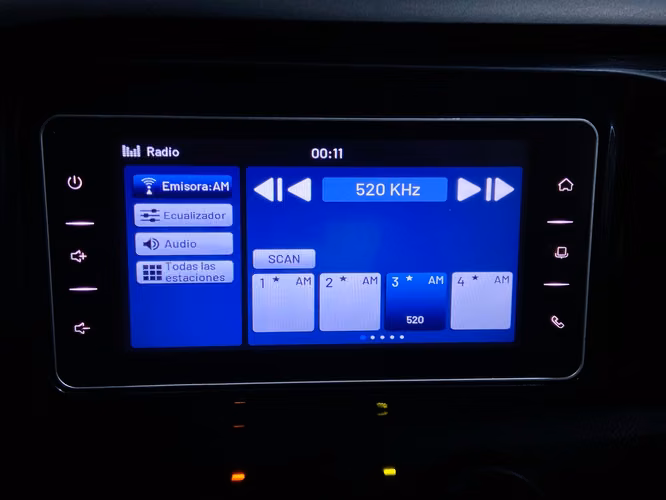 HILUX DX 4X2 TGHT32-SANTIAGO