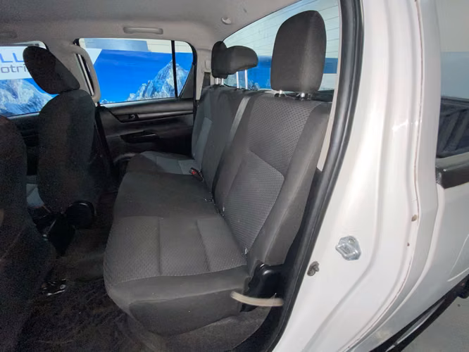 HILUX DX 4X2 TGHT32-SANTIAGO