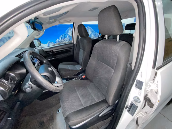 HILUX DX 4X2 TGHT32-SANTIAGO